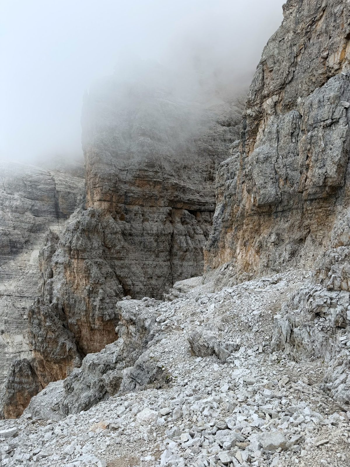 Kessel im Nebel